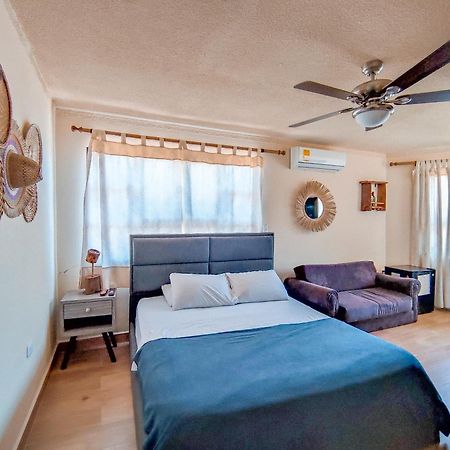 La Rosa Nautica Hostel Гуадуас Екстериор снимка