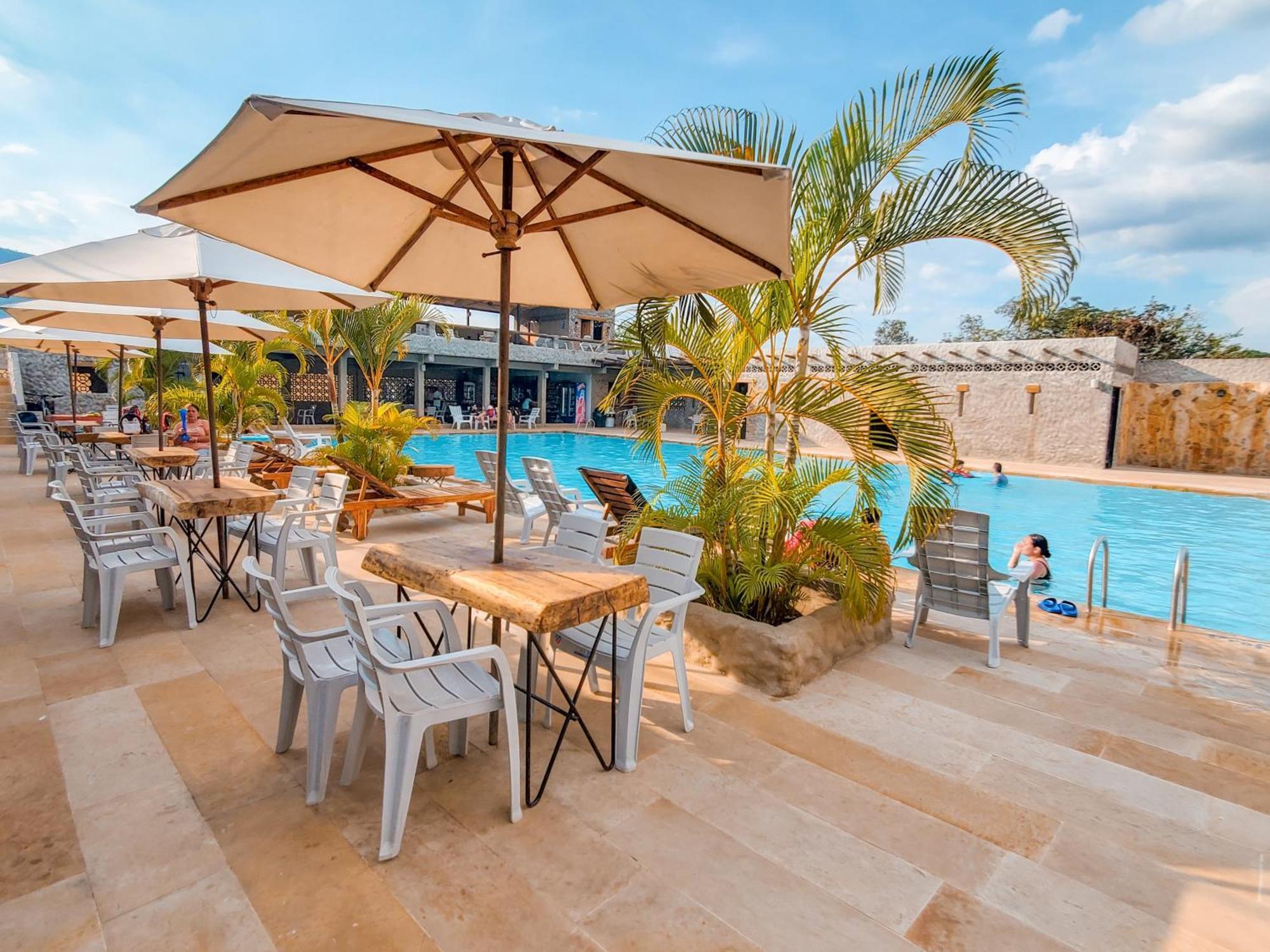La Rosa Nautica Hostel Гуадуас Екстериор снимка