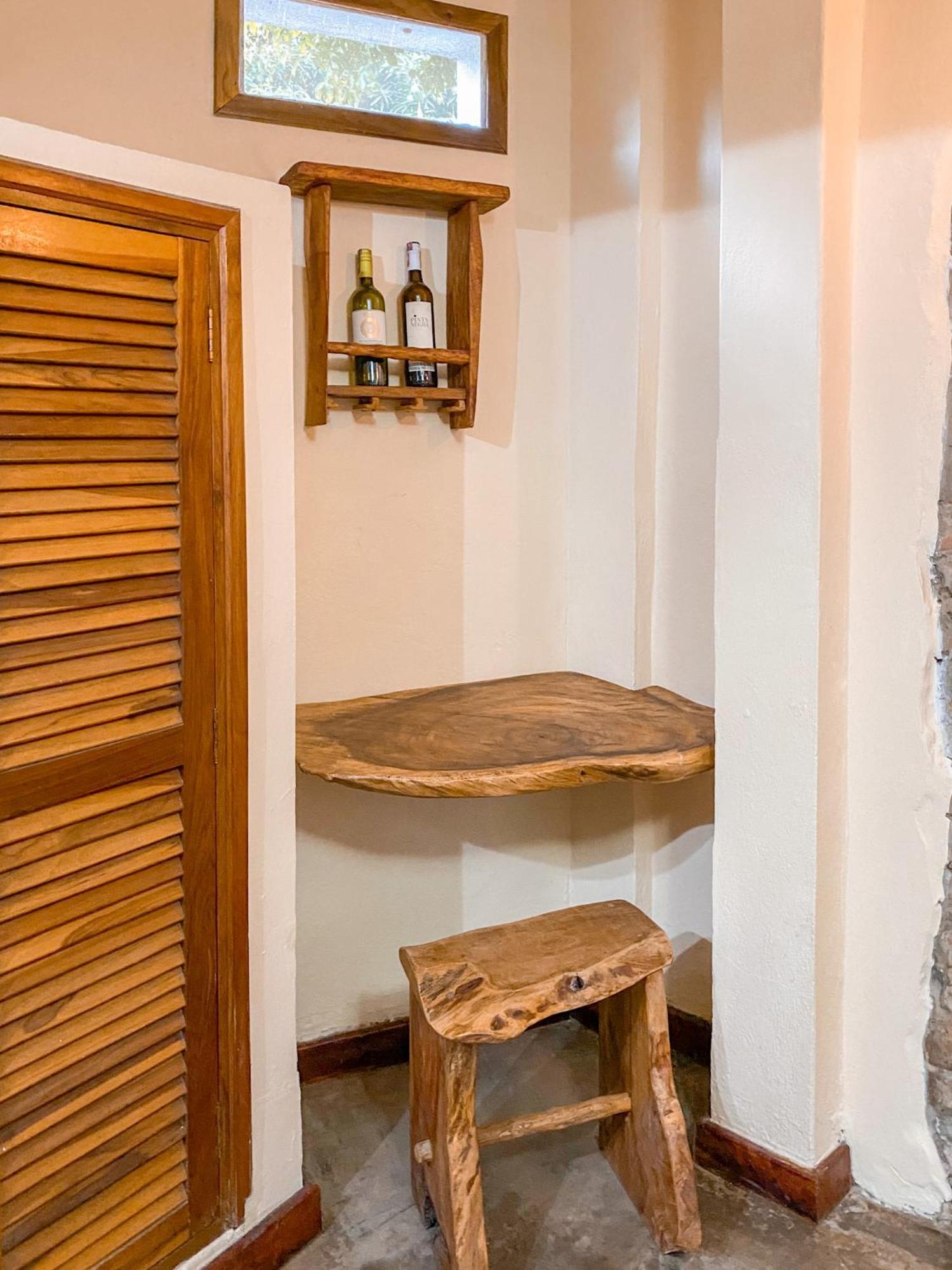 La Rosa Nautica Hostel Гуадуас Екстериор снимка