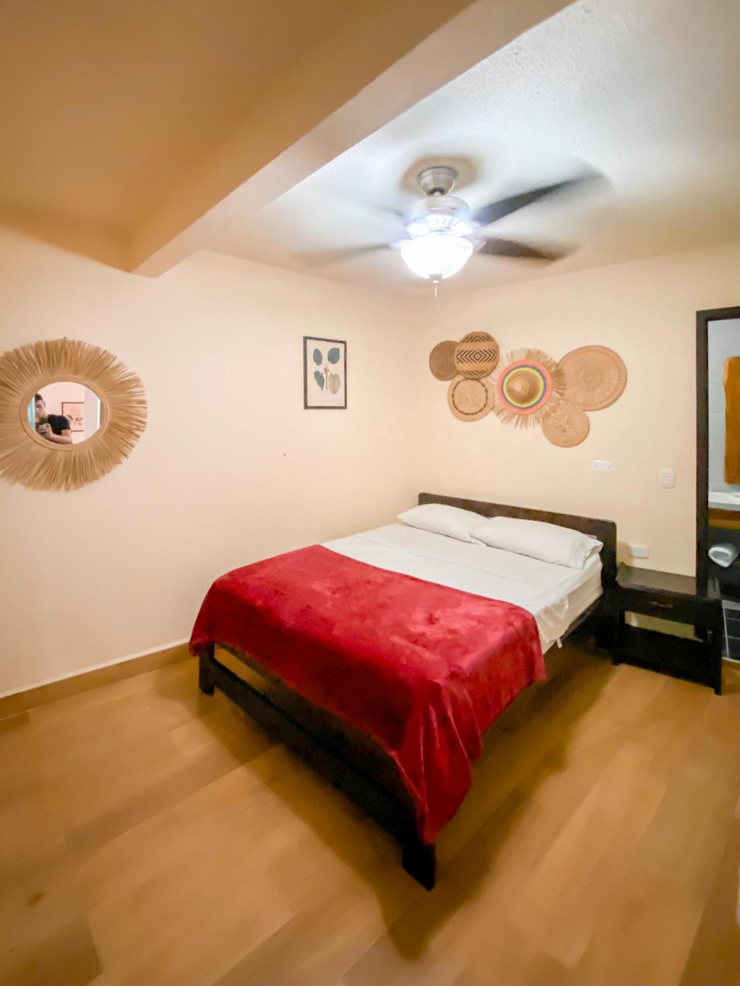 La Rosa Nautica Hostel Гуадуас Стая снимка
