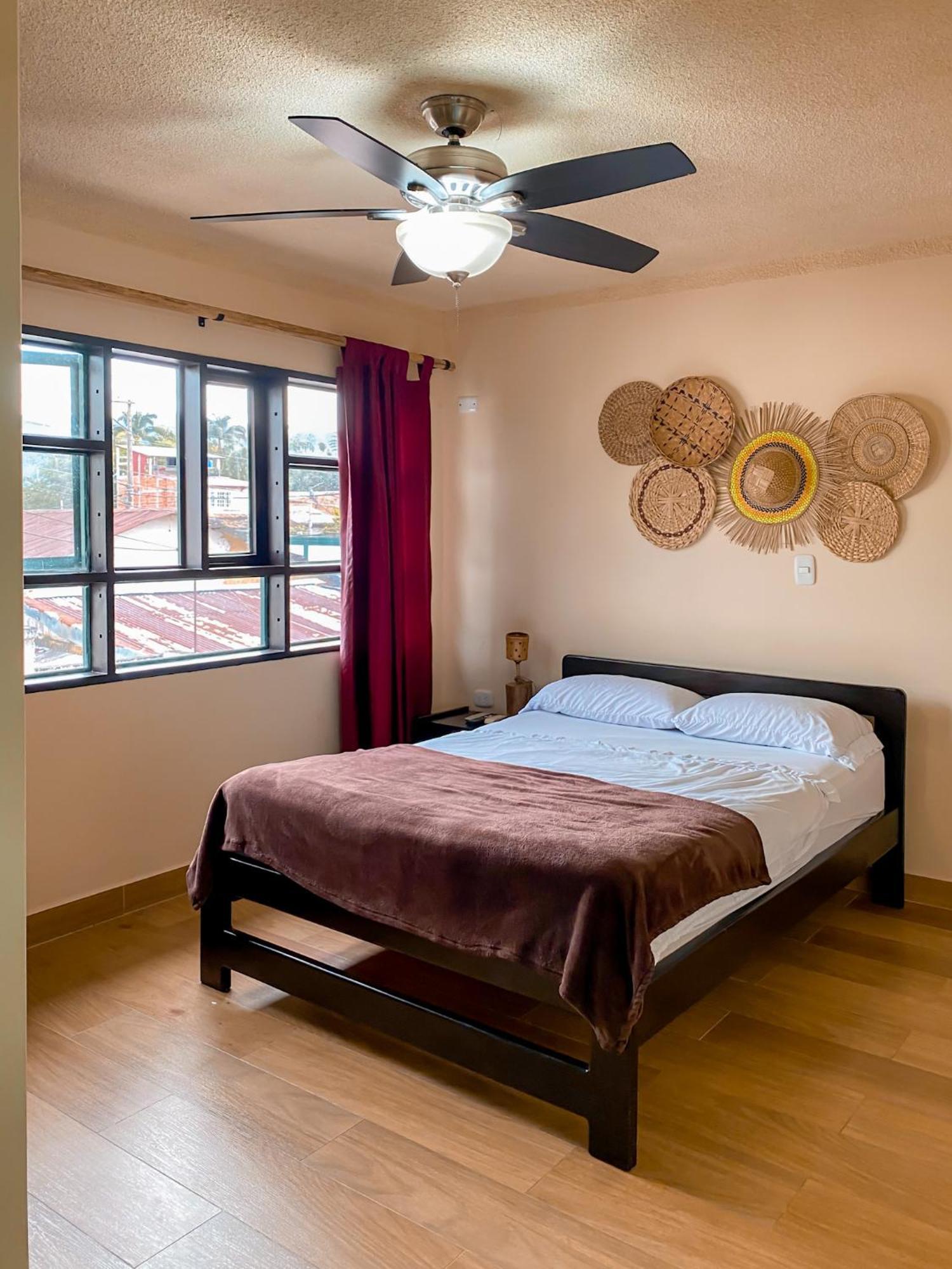 La Rosa Nautica Hostel Гуадуас Стая снимка